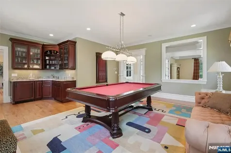 14 Upper Cross Road Saddle River NJ 07458