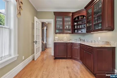 14 Upper Cross Road Saddle River NJ 07458