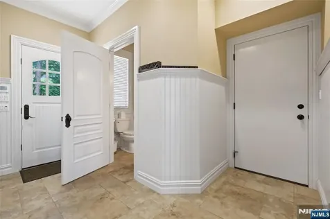 14 Upper Cross Road Saddle River NJ 07458