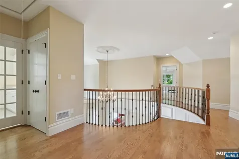 14 Upper Cross Road Saddle River NJ 07458