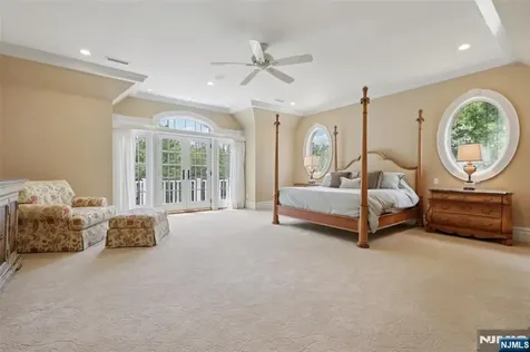 14 Upper Cross Road Saddle River NJ 07458