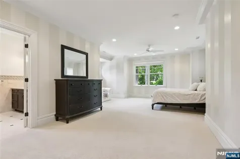 14 Upper Cross Road Saddle River NJ 07458