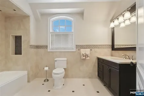14 Upper Cross Road Saddle River NJ 07458