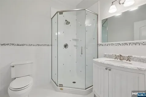 14 Upper Cross Road Saddle River NJ 07458