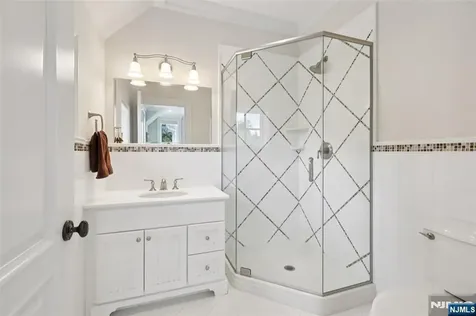 14 Upper Cross Road Saddle River NJ 07458