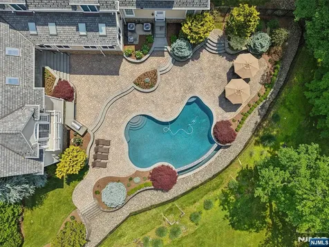 14 Upper Cross Road Saddle River NJ 07458