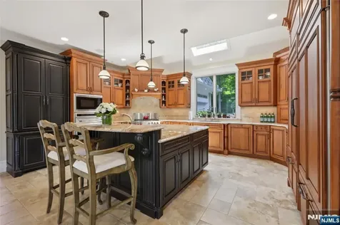 14 Upper Cross Road Saddle River NJ 07458