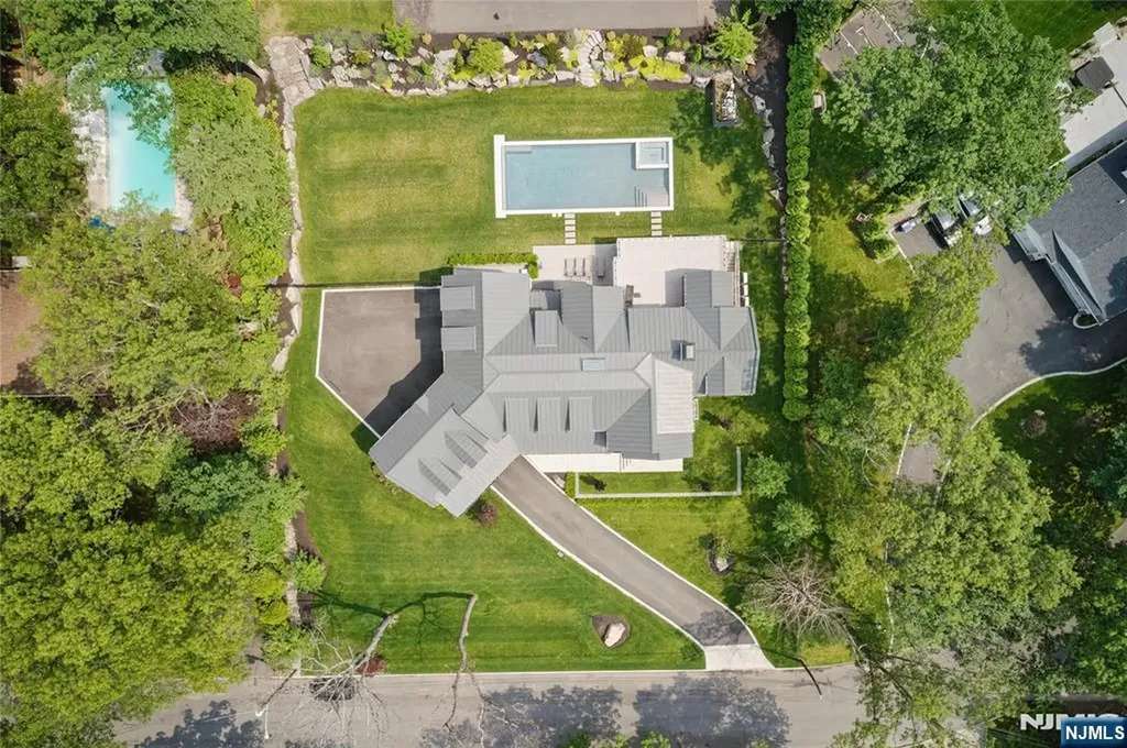 63 Ridge Road Tenafly NJ 07670