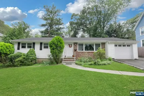 31 Hardenburgh Avenue Demarest NJ 07627