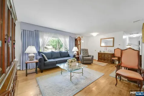 31 Hardenburgh Avenue Demarest NJ 07627