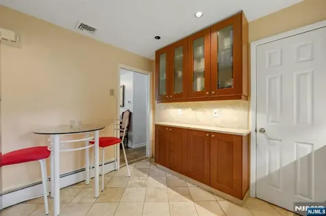 31 Hardenburgh Avenue Demarest NJ 07627
