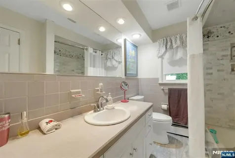 31 Hardenburgh Avenue Demarest NJ 07627