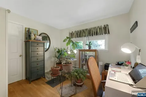 31 Hardenburgh Avenue Demarest NJ 07627
