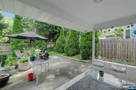 31 Hardenburgh Avenue Demarest NJ 07627
