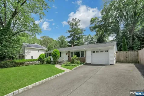 31 Hardenburgh Avenue Demarest NJ 07627