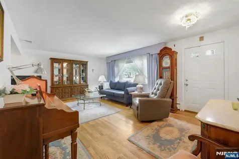 31 Hardenburgh Avenue Demarest NJ 07627