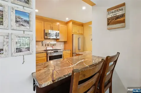 105 Upper Lakeview Avenue Ringwood NJ 07456