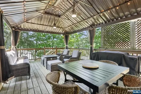 105 Upper Lakeview Avenue Ringwood NJ 07456