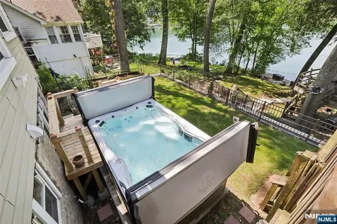 105 Upper Lakeview Avenue Ringwood NJ 07456