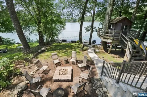 105 Upper Lakeview Avenue Ringwood NJ 07456