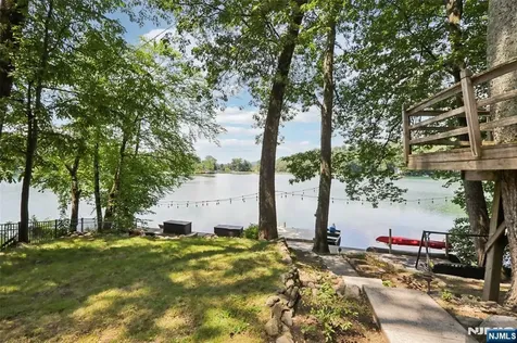105 Upper Lakeview Avenue Ringwood NJ 07456