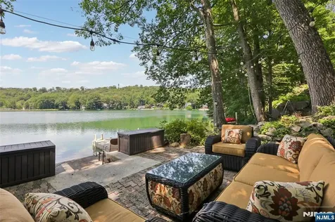 105 Upper Lakeview Avenue Ringwood NJ 07456