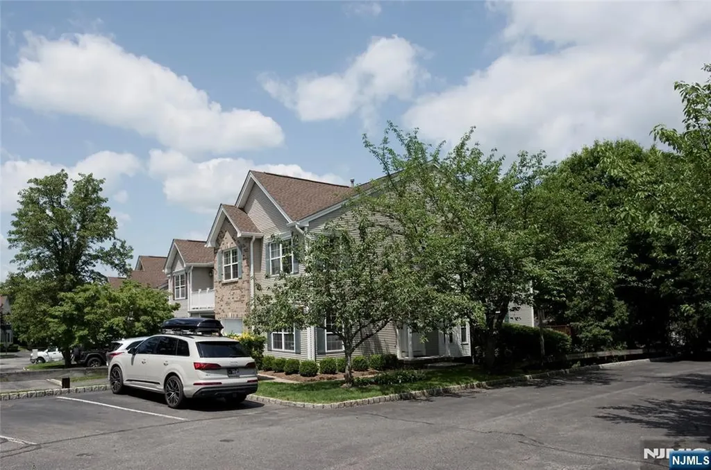 425 Diablo Court Mahwah NJ 07430