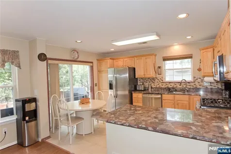 425 Diablo Court Mahwah NJ 07430