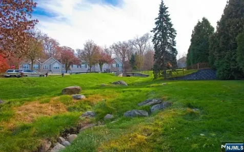 425 Diablo Court Mahwah NJ 07430