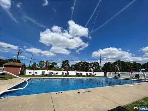 565 Grove Clifton NJ 07013