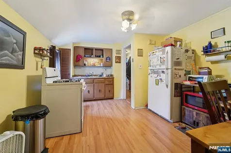 12 Macarthur Hasbrouck Heights NJ 07604