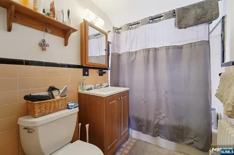 12 Macarthur Hasbrouck Heights NJ 07604