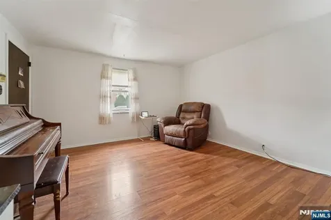 12 Macarthur Hasbrouck Heights NJ 07604
