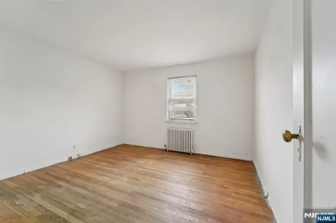 12 Macarthur Hasbrouck Heights NJ 07604
