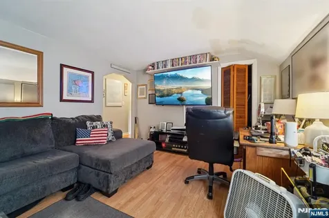 12 Macarthur Hasbrouck Heights NJ 07604