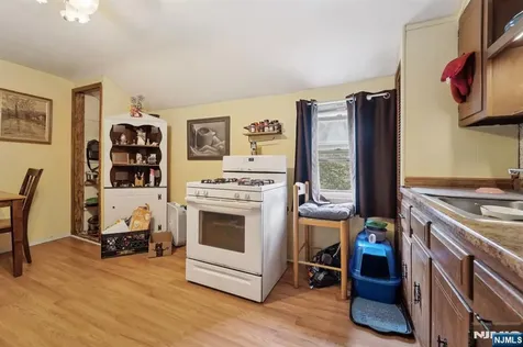 12 Macarthur Hasbrouck Heights NJ 07604