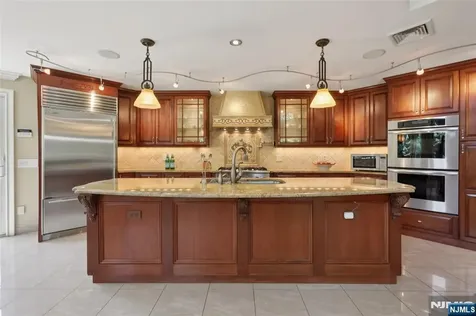 310 Monroe Avenue Wyckoff NJ 07481