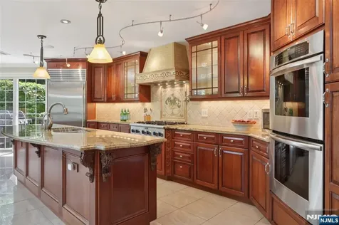 310 Monroe Avenue Wyckoff NJ 07481