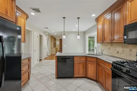 743 Birchwood Drive Wyckoff NJ 07481
