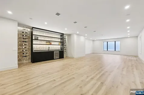 91 Macarthur Avenue Closter NJ 07624