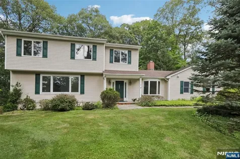 9 Arrowhead Road Mahwah NJ 07430