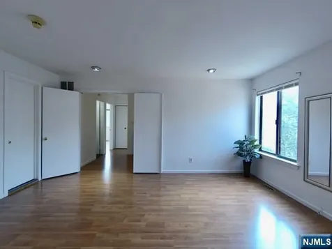 380 Whimbrel Lane Secaucus NJ 07094