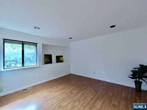 380 Whimbrel Lane Secaucus NJ 07094