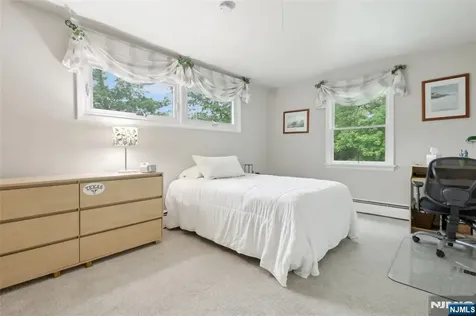 39 Chuckanutt Drive Oakland NJ 07436