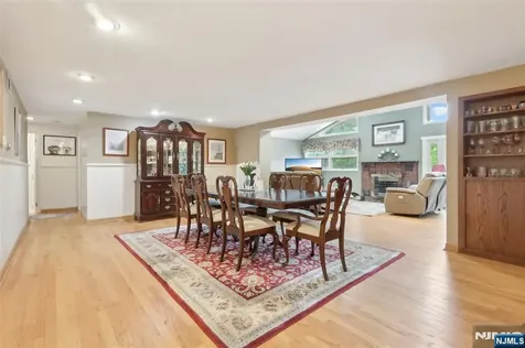 39 Chuckanutt Drive Oakland NJ 07436