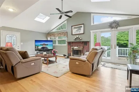 39 Chuckanutt Drive Oakland NJ 07436