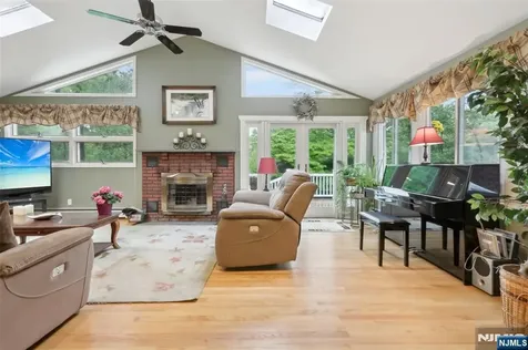 39 Chuckanutt Drive Oakland NJ 07436