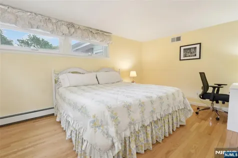 39 Chuckanutt Drive Oakland NJ 07436