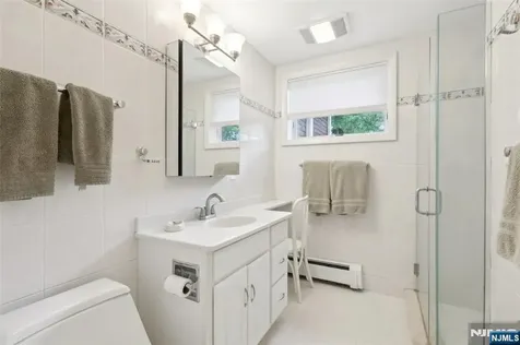 39 Chuckanutt Drive Oakland NJ 07436