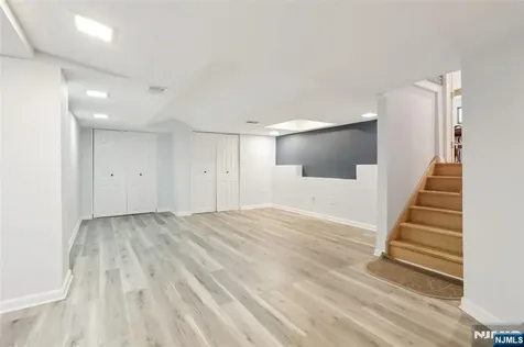 39 Chuckanutt Drive Oakland NJ 07436
